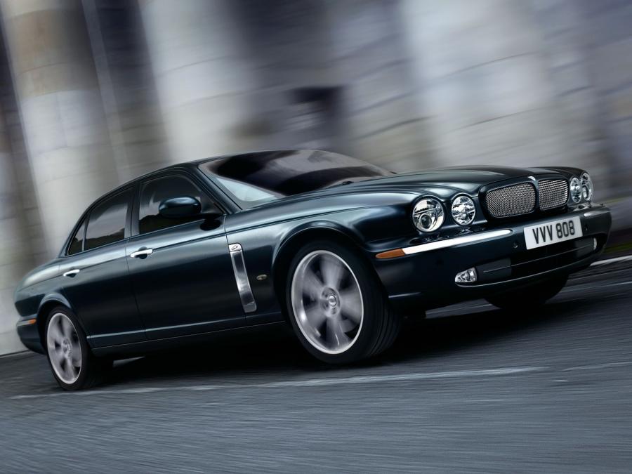  Jaguar XJR Portfolio 2006 года  (UK) (фото 18 из 23)